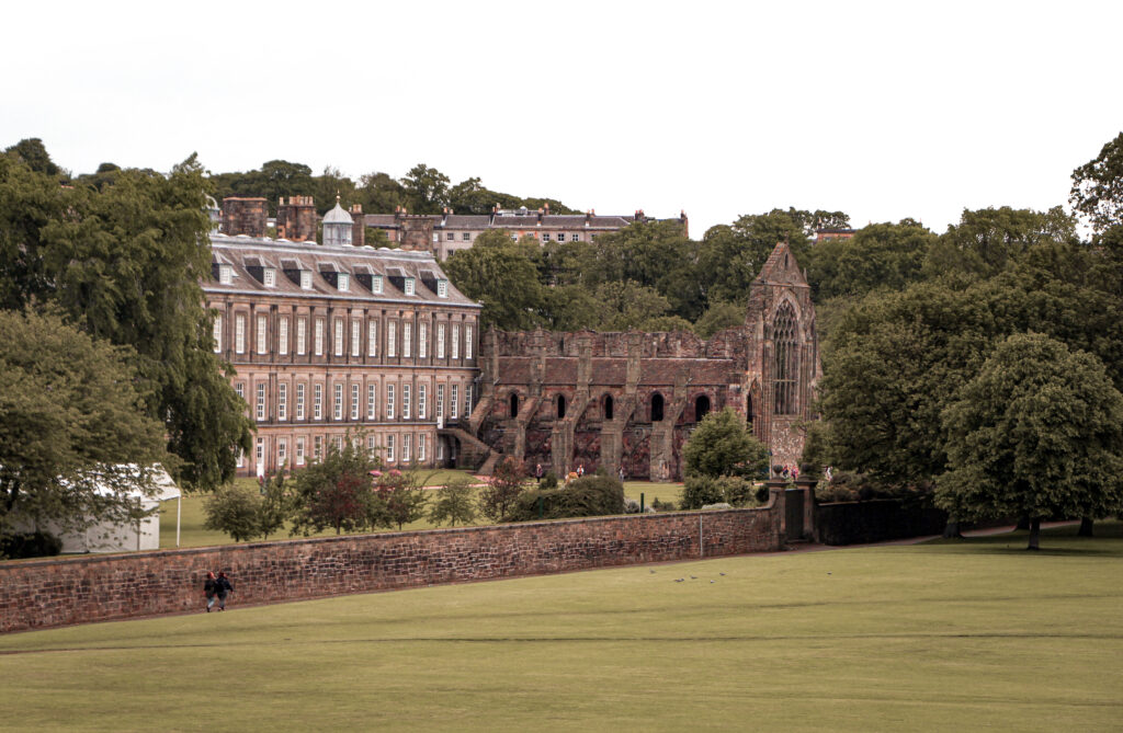 Uitzicht op Palace of Holyroodhouse Edinburgh