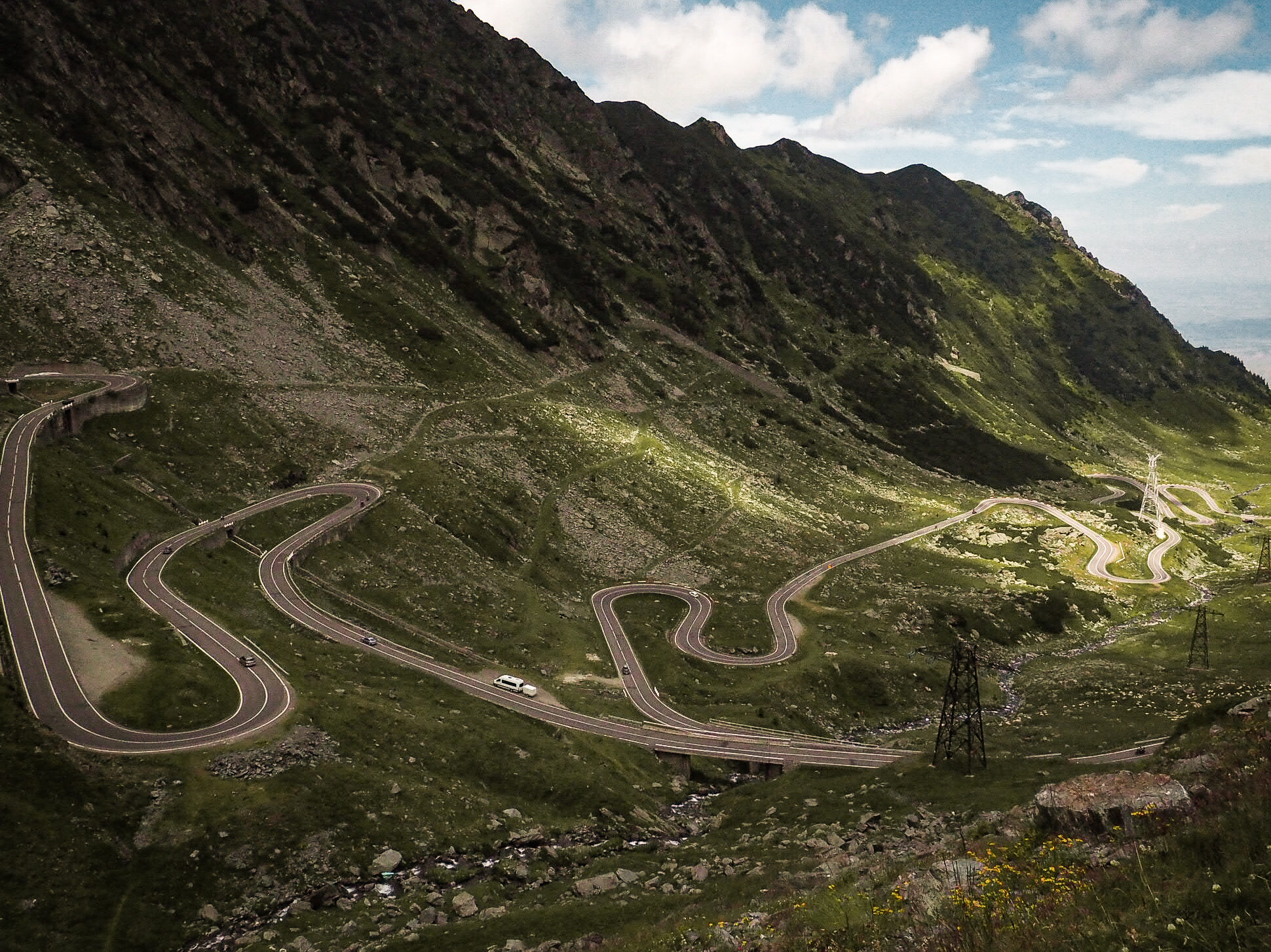 Lees meer over het artikel De Transfăgărășan: een prachtige autoroute door de Roemeense Karpaten