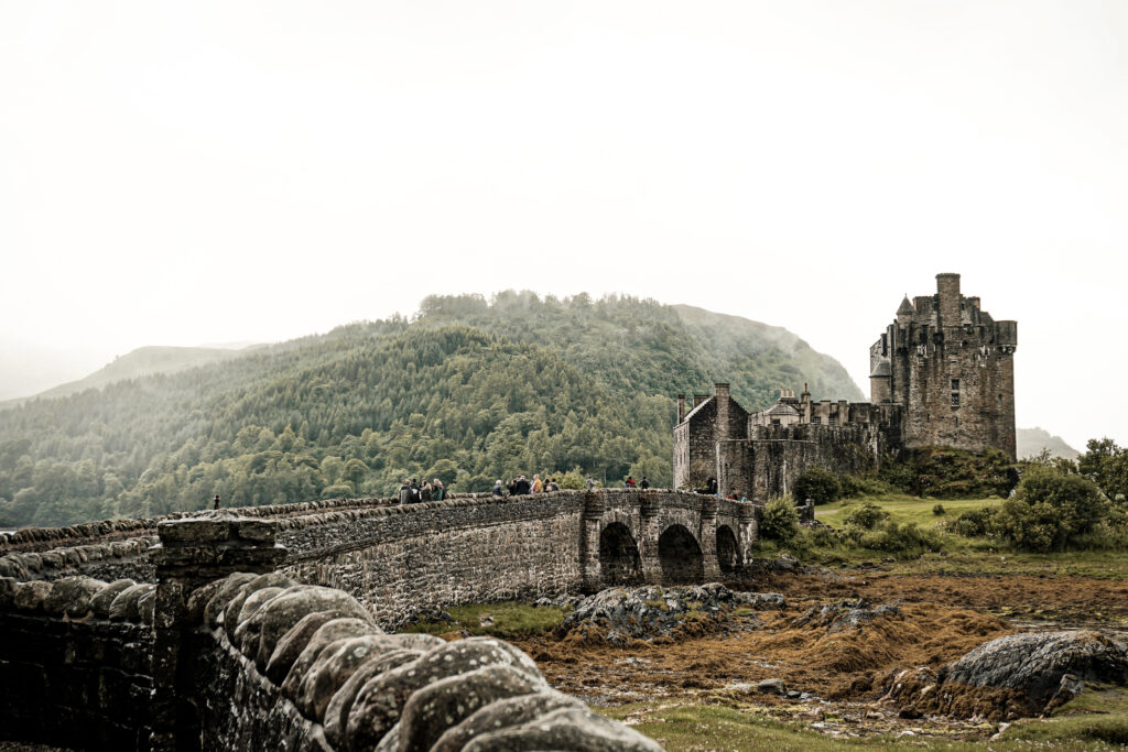 Prachtig uitzicht op Eilean Donan kasteel in Schotland